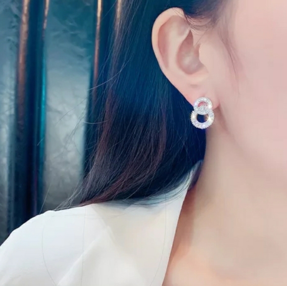 New Silver Two Circles Drop Earrings - Picture 4 of 5